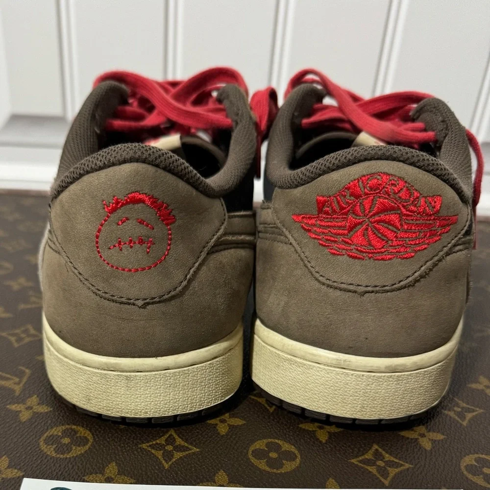 Travis Scott/Cactus Jack x Nike Jordan 1 Retro Low in Mocha with COA - Picture 7 of 16